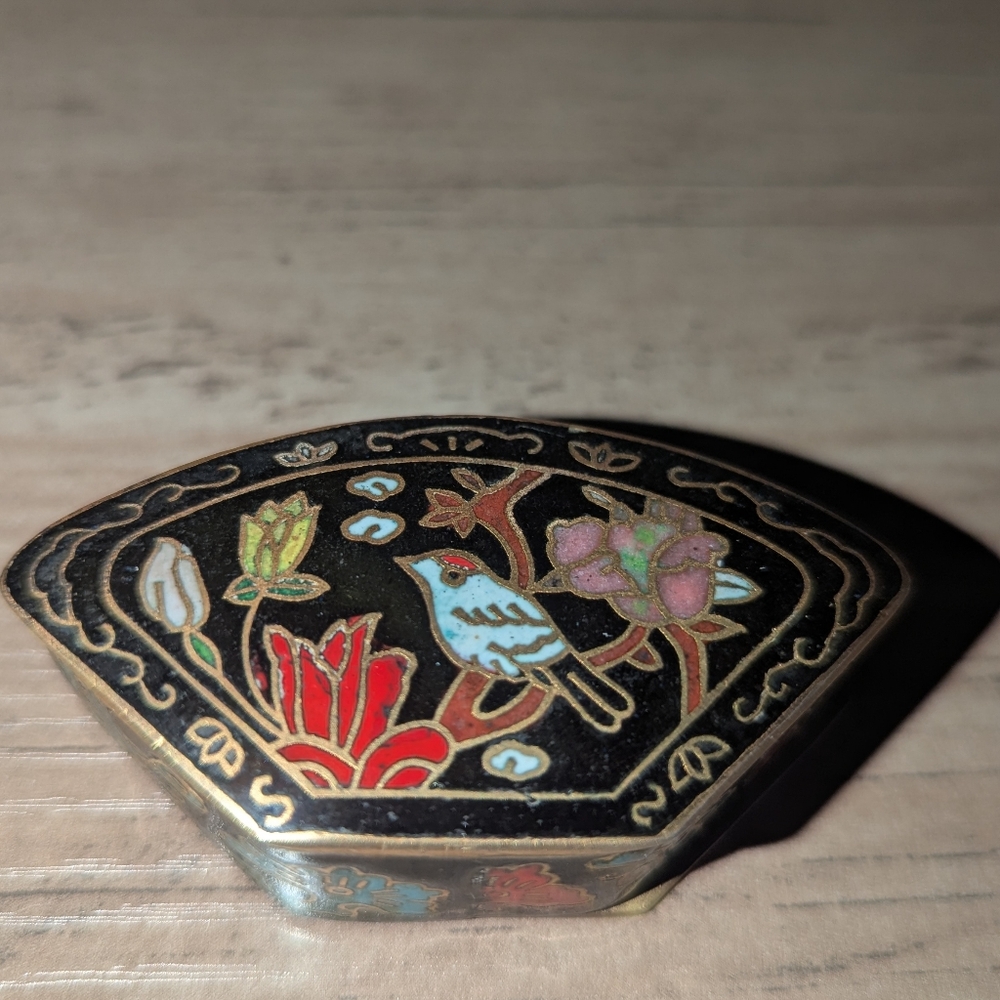 Vintage Cloisonné Trinket Pill Box Floral Bird Design Black Gold Color 1" Tall - Picture 2 of 9